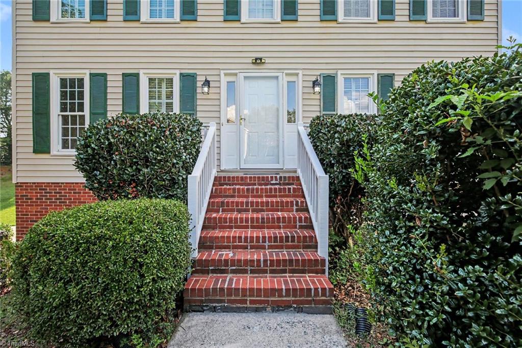 2500 Newington Court Property Photo 3