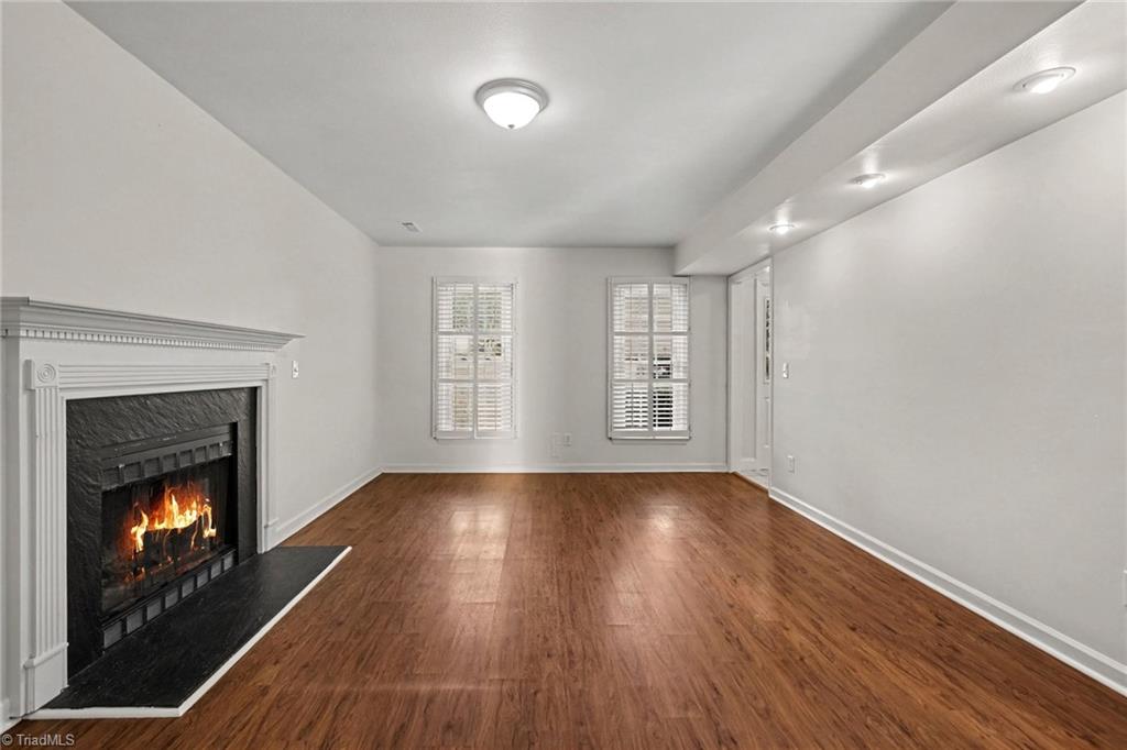 2500 Newington Court Property Photo 8