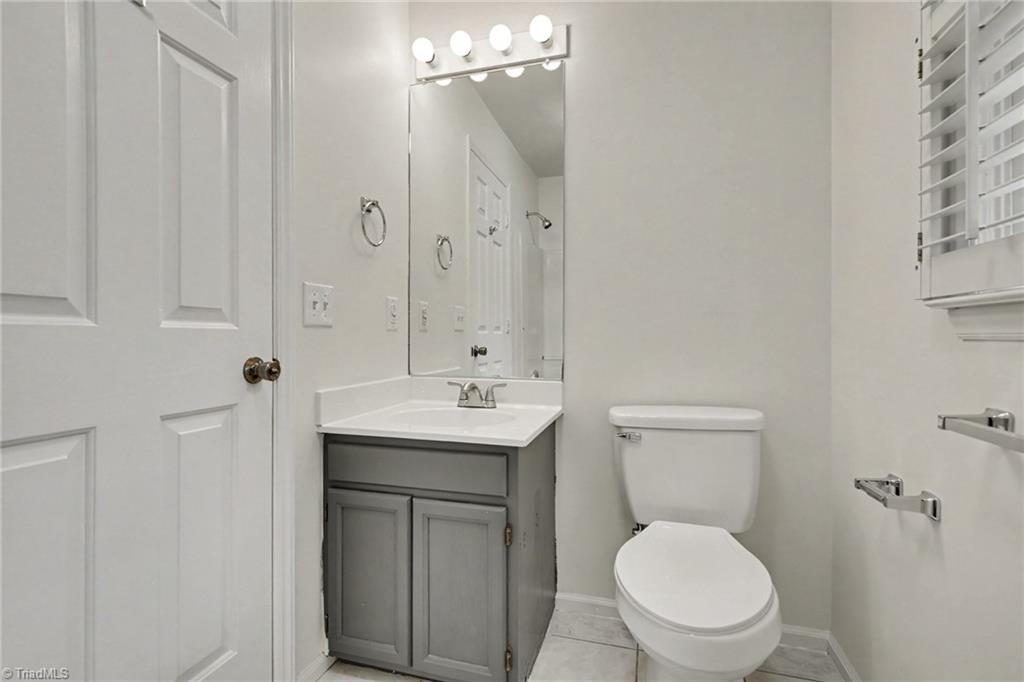 2500 Newington Court Property Photo 18