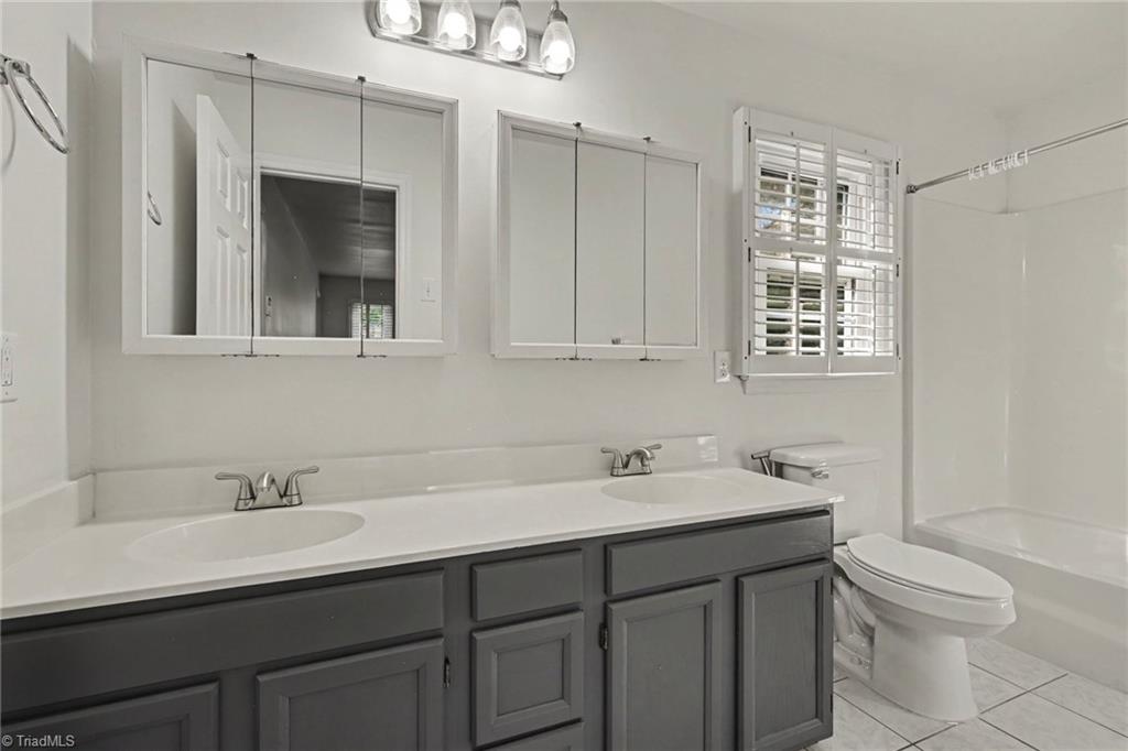 2500 Newington Court Property Photo 24