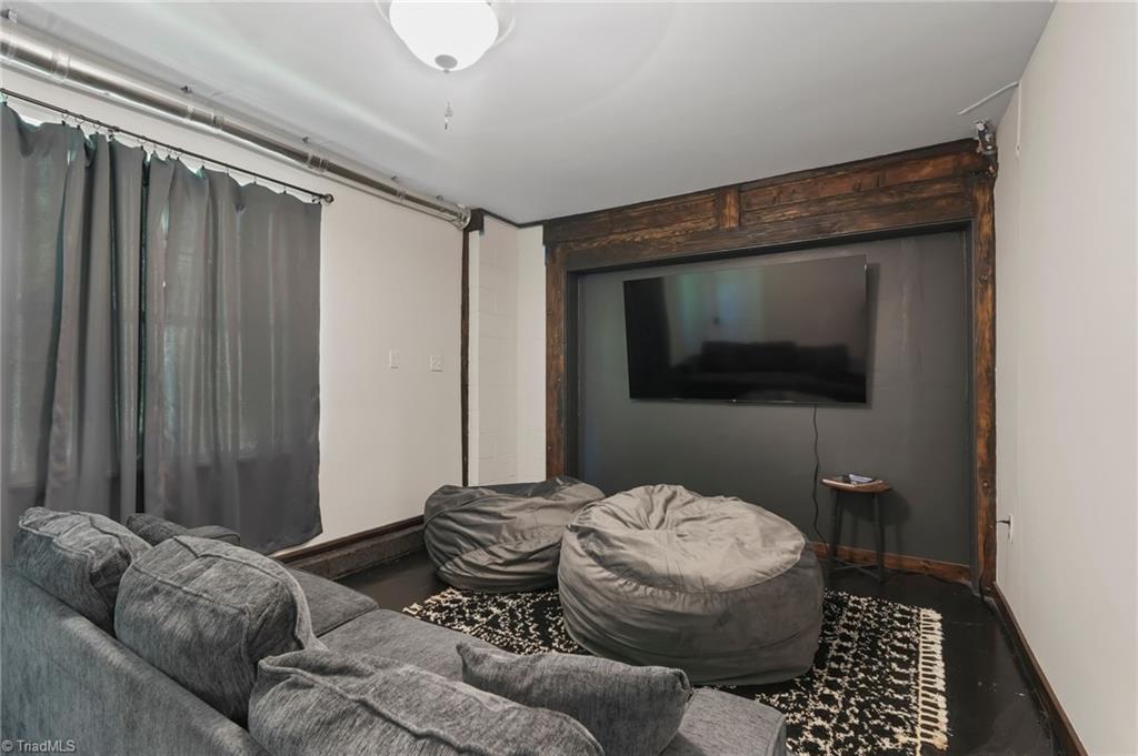 558 Perri Creek Way Property Photo 43