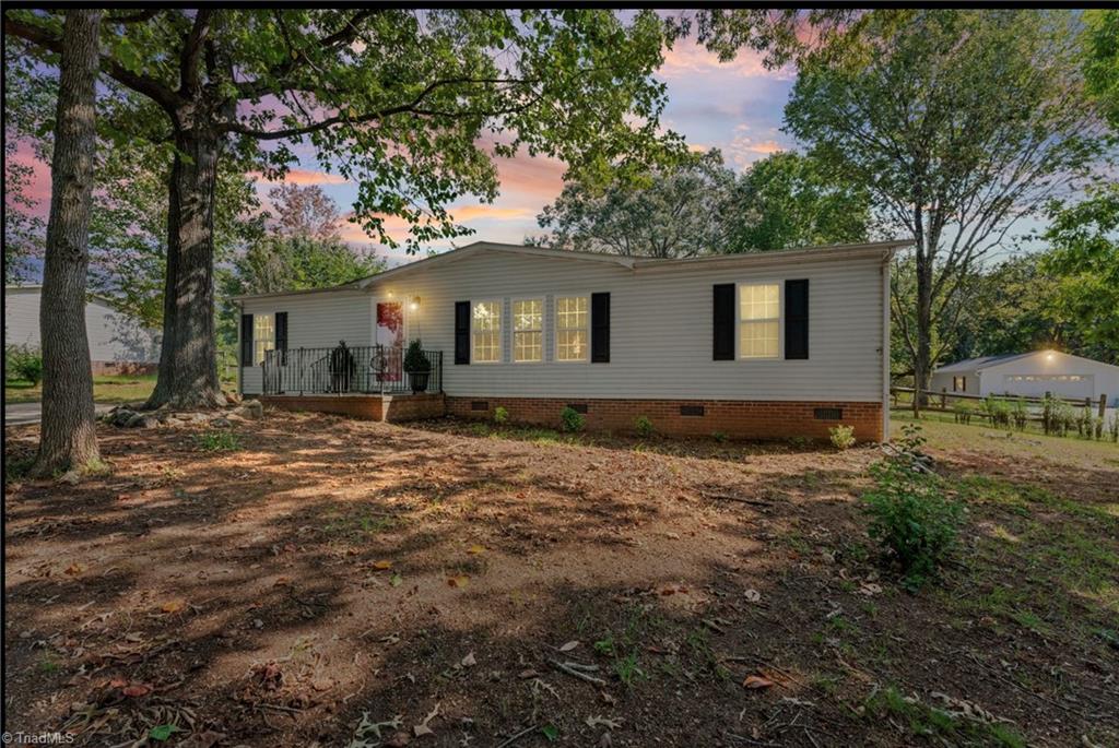 121 Regatta Lane Property Photo 3