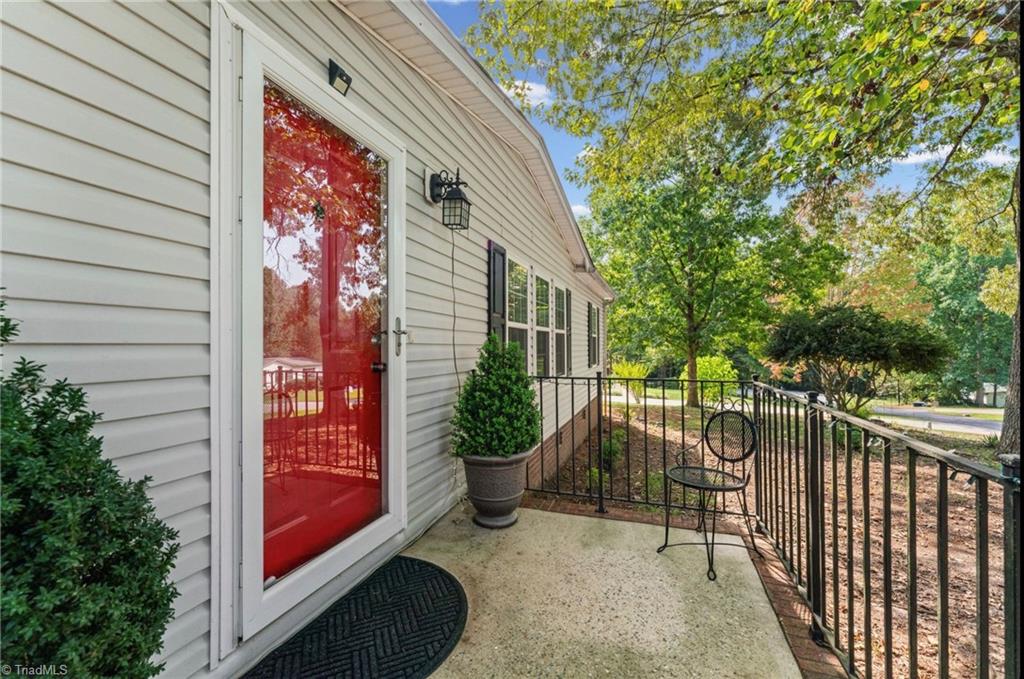 121 Regatta Lane Property Photo 4