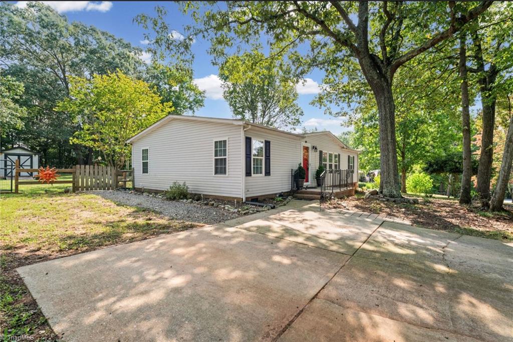 121 Regatta Lane Property Photo 28