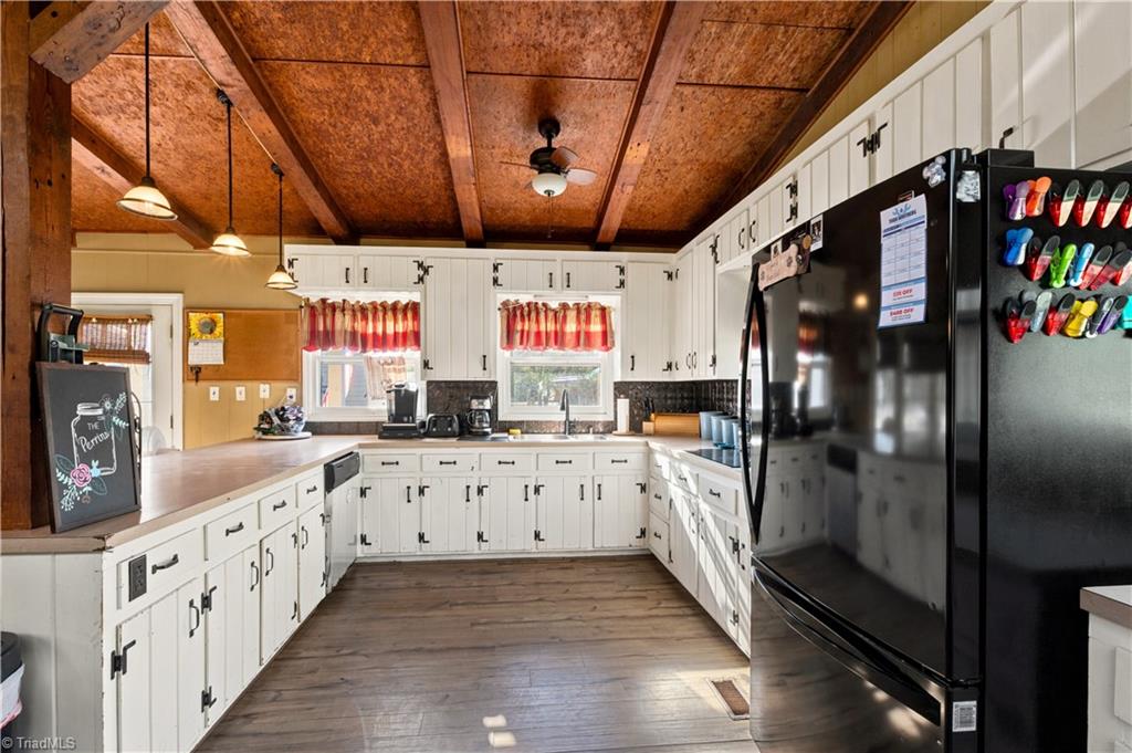 638 Pineville Road Property Photo 8
