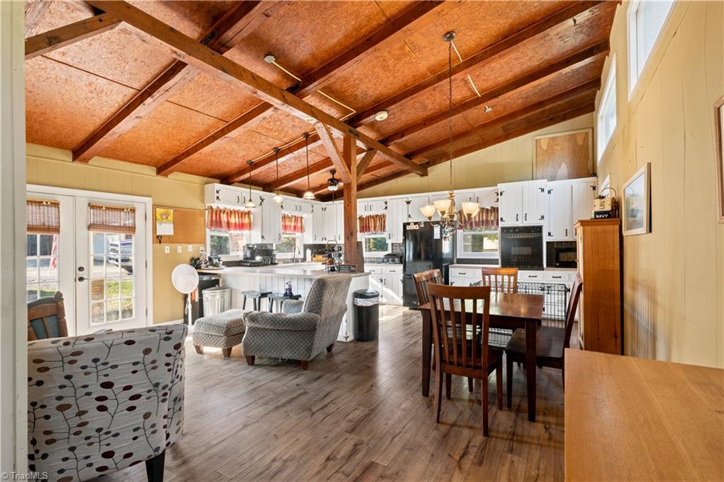 638 Pineville Road Property Photo 10