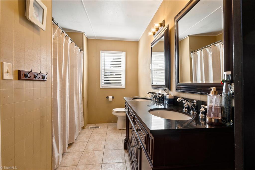 638 Pineville Road Property Photo 13