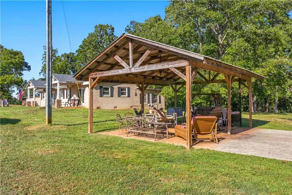 638 Pineville Road Property Photo 16