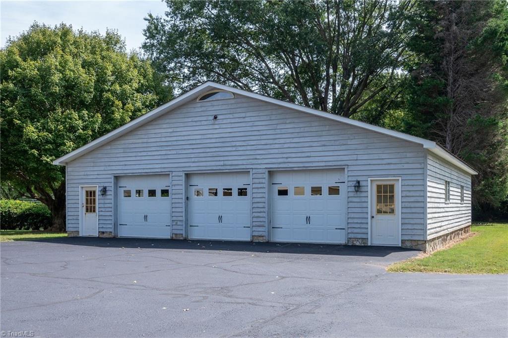 691 Salisbury Street Property Photo 1