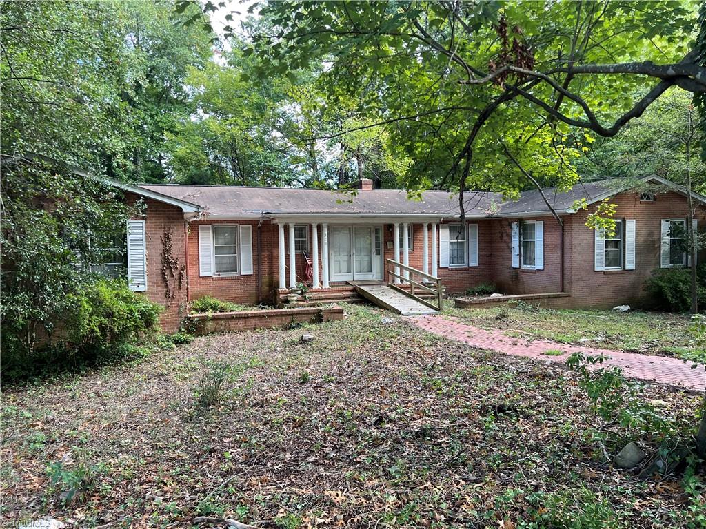 328 Robin Road Property Photo 1