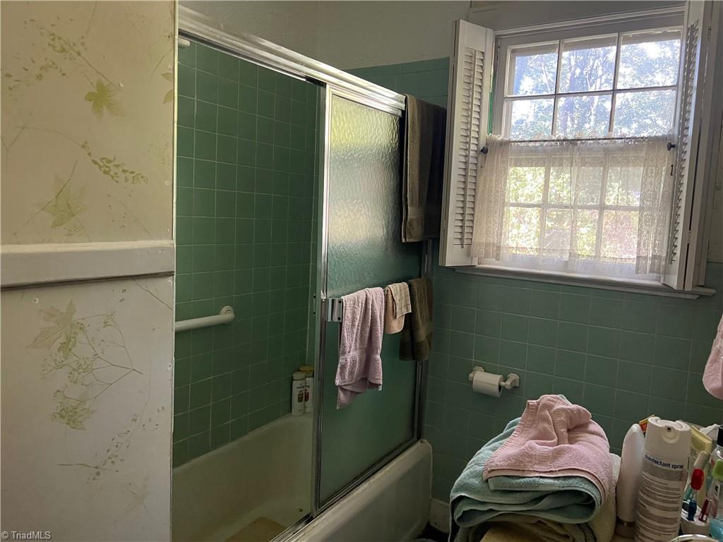 342 Moore Avenue Property Photo 4