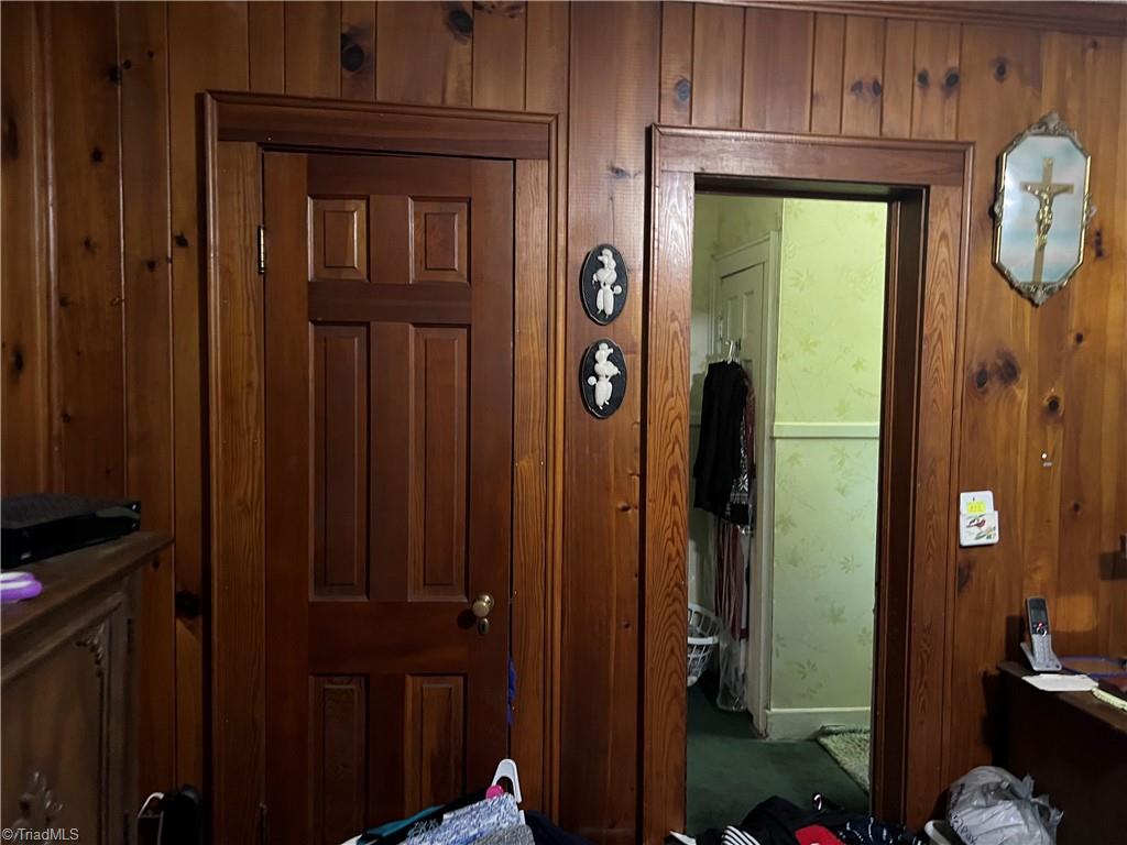 342 Moore Avenue Property Photo 9