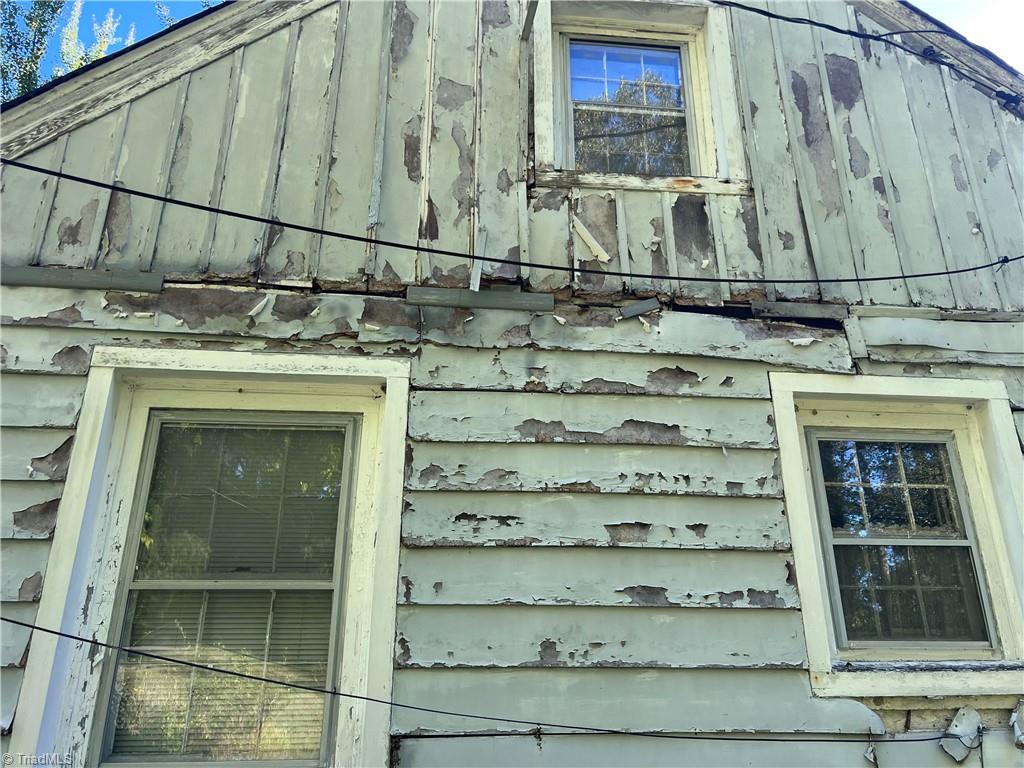 342 Moore Avenue Property Photo 12