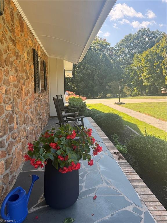 321 Pineview Drive Property Photo 3
