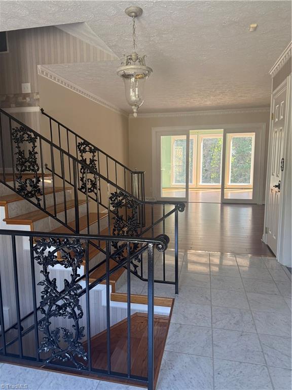 321 Pineview Drive Property Photo 5