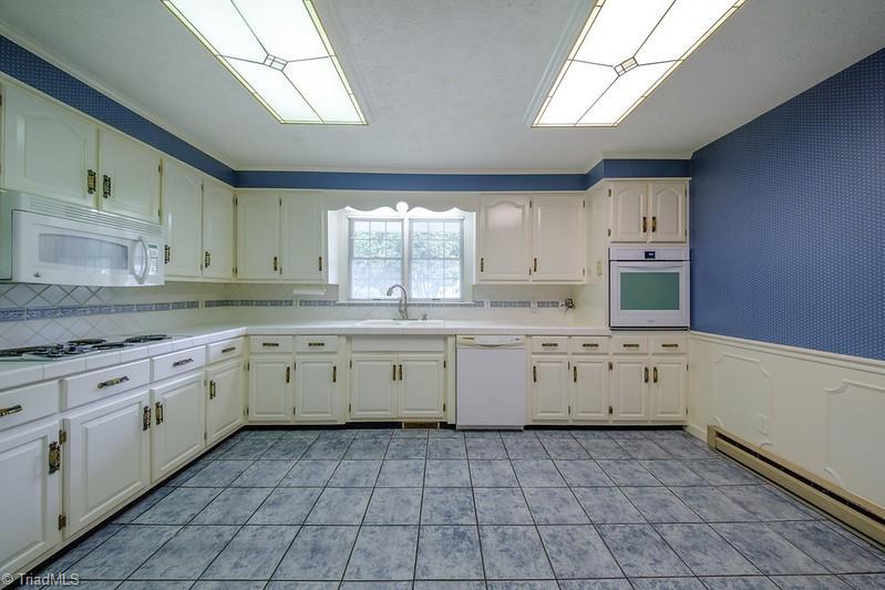 321 Pineview Drive Property Photo 42