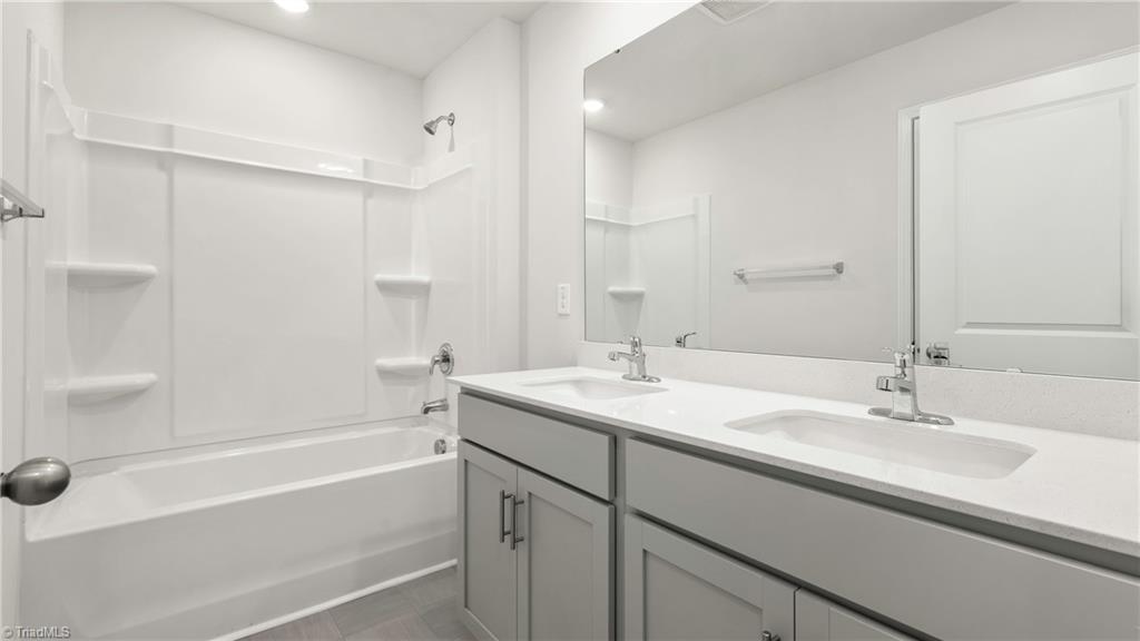 402 The Brus Street Property Photo 4