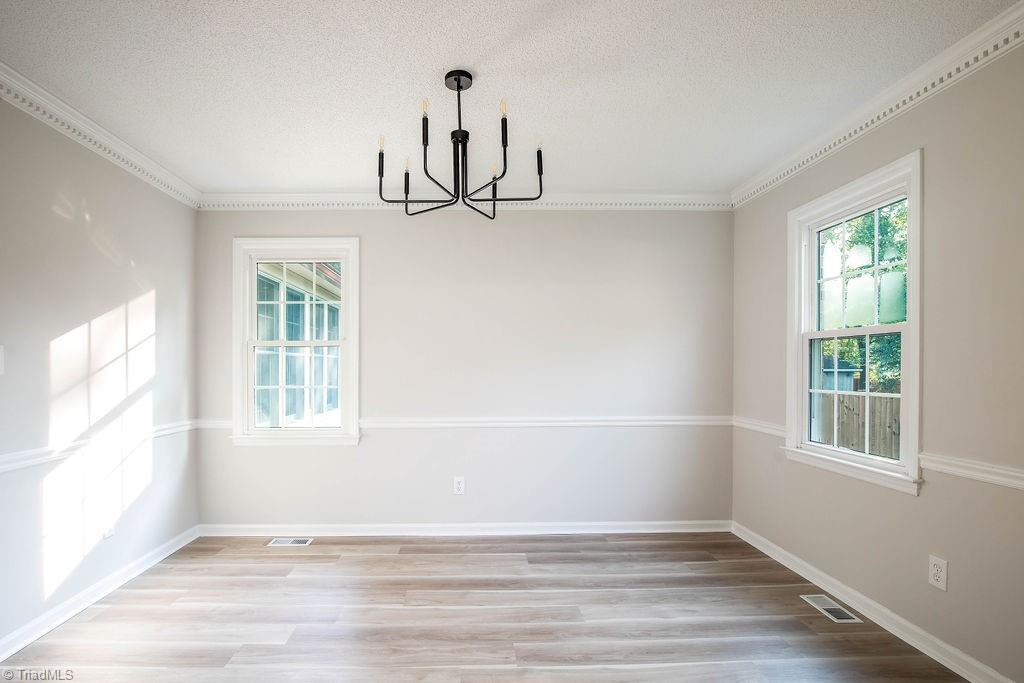 4302 Oak Hollow Drive Property Photo 9