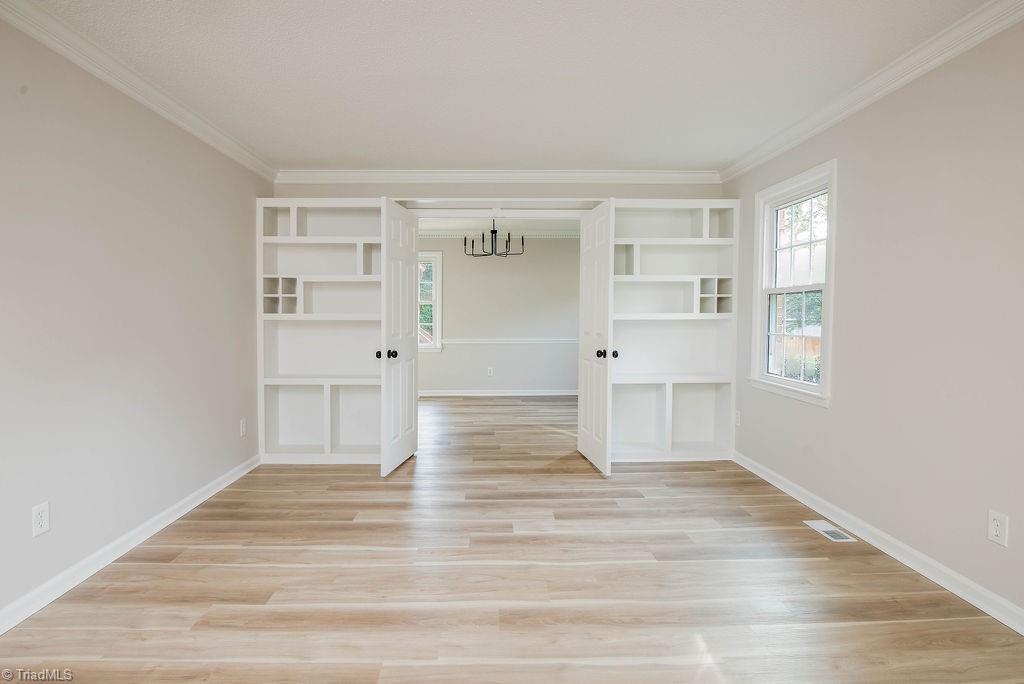 4302 Oak Hollow Drive Property Photo 12