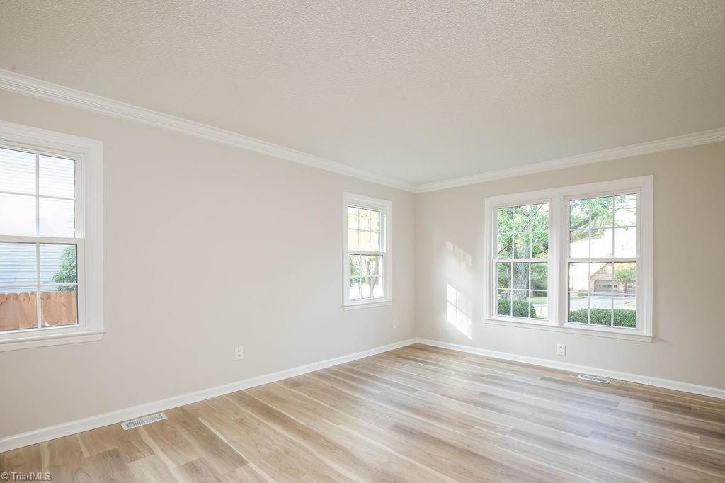 4302 Oak Hollow Drive Property Photo 13
