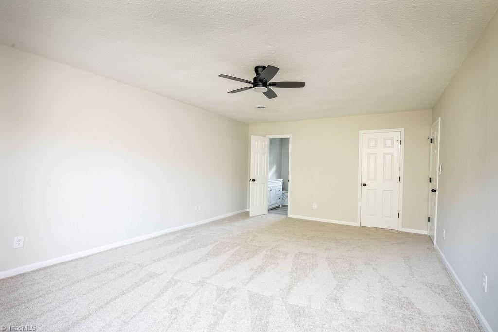 4302 Oak Hollow Drive Property Photo 15