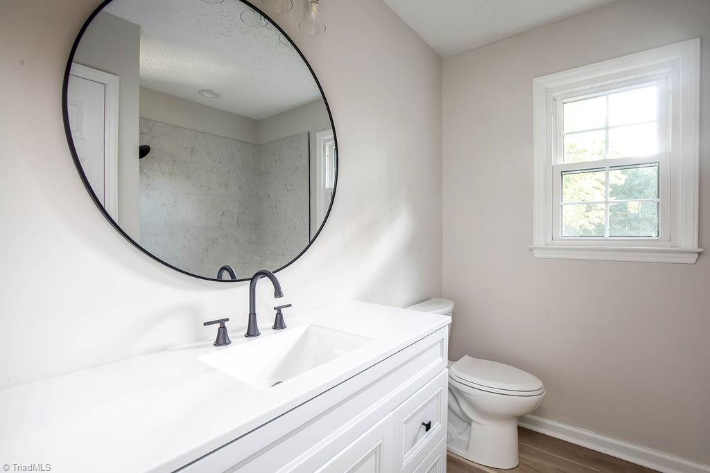 4302 Oak Hollow Drive Property Photo 16
