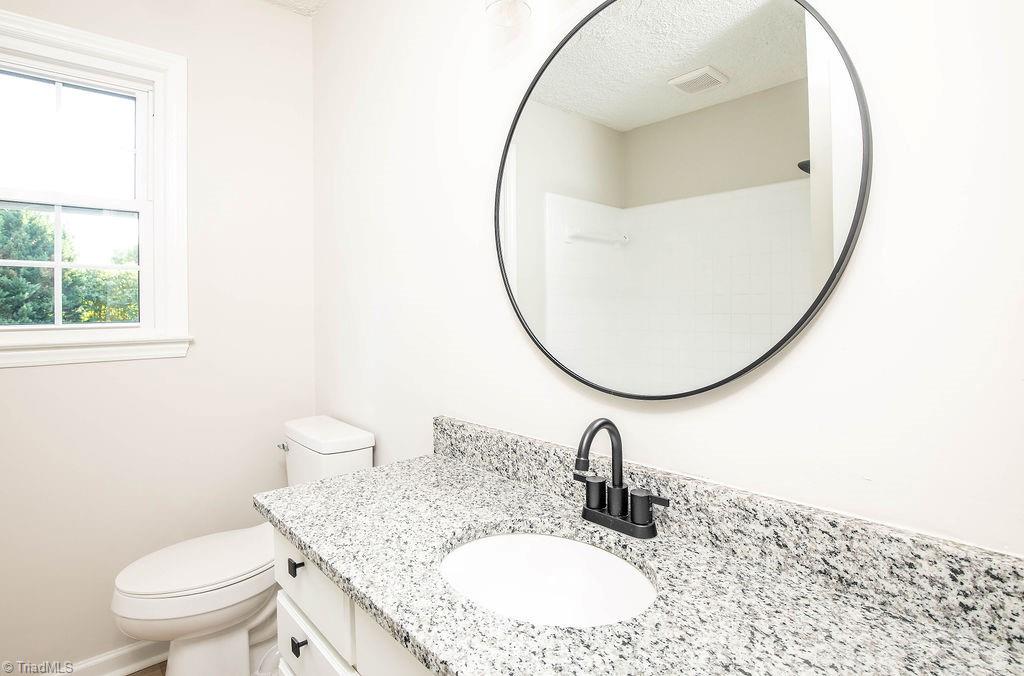 4302 Oak Hollow Drive Property Photo 18