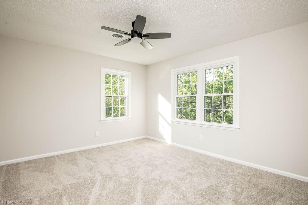 4302 Oak Hollow Drive Property Photo 20