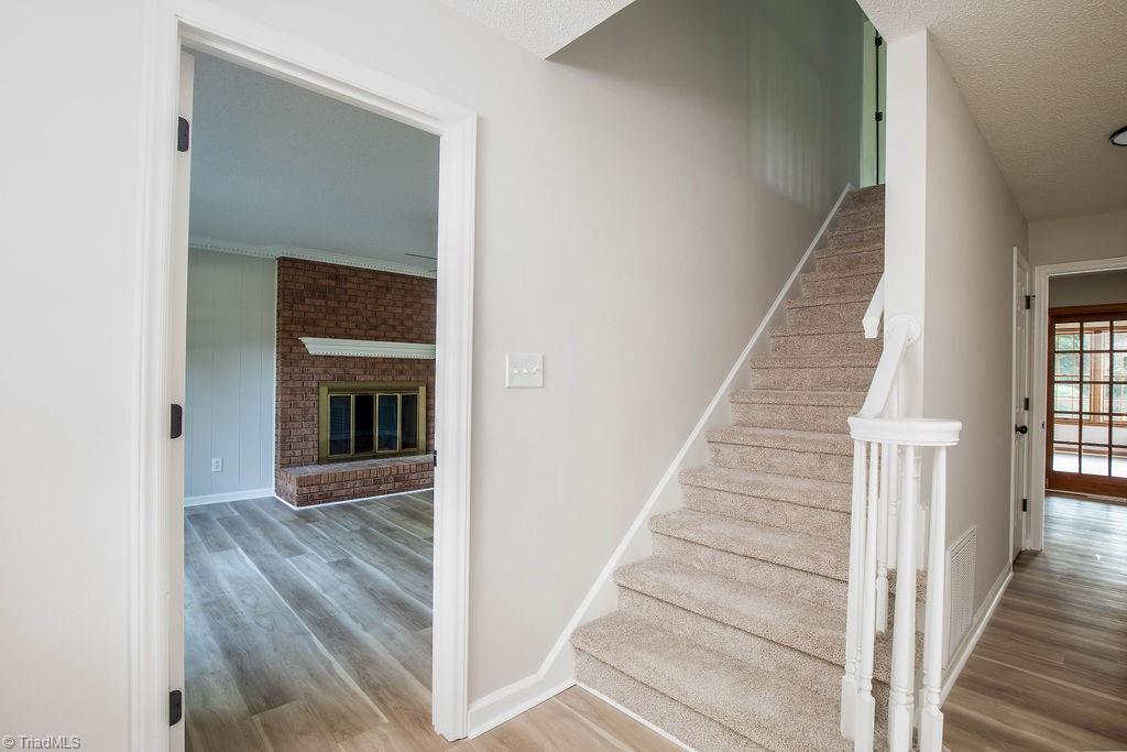 4302 Oak Hollow Drive Property Photo 22