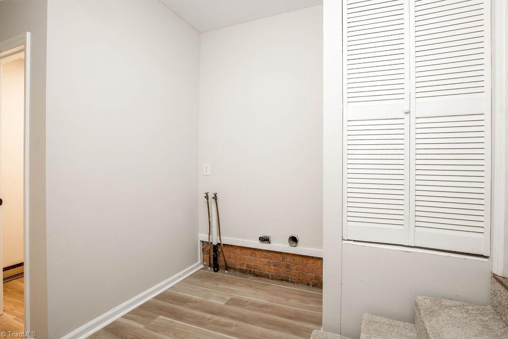 4302 Oak Hollow Drive Property Photo 24