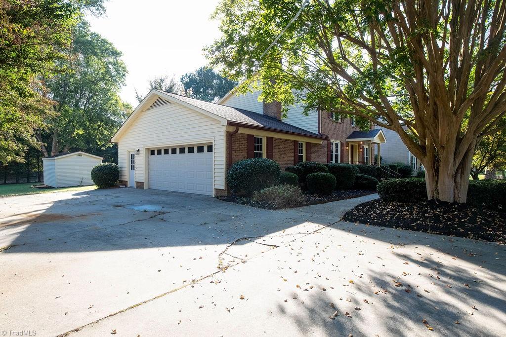 4302 Oak Hollow Drive Property Photo 31
