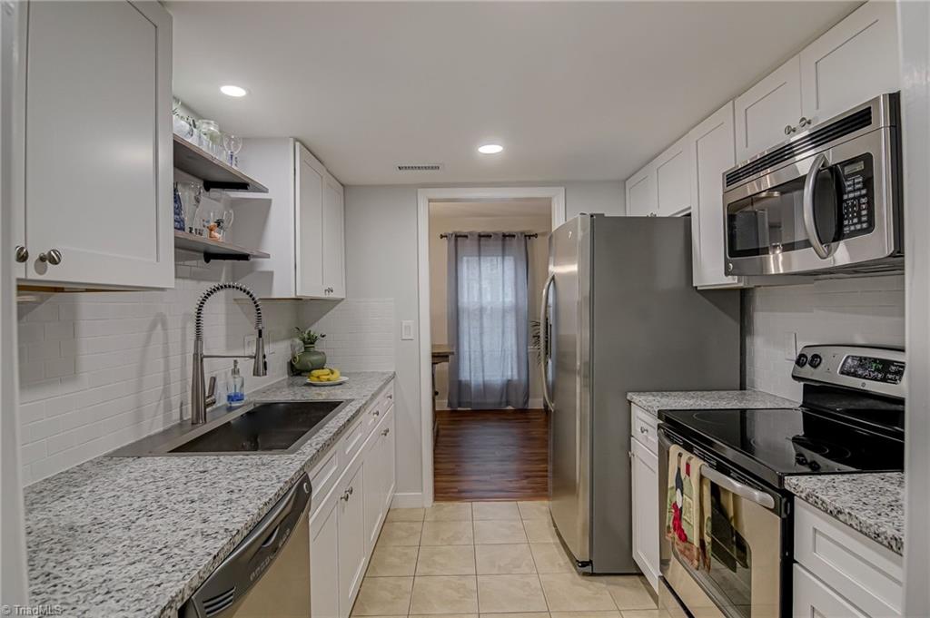 4010 Huntingreen Lane # D Property Photo 9