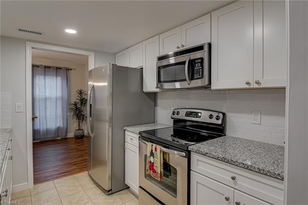 4010 Huntingreen Lane # D Property Photo 11