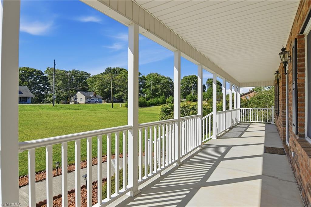 2301 Griffith Road Property Photo 4