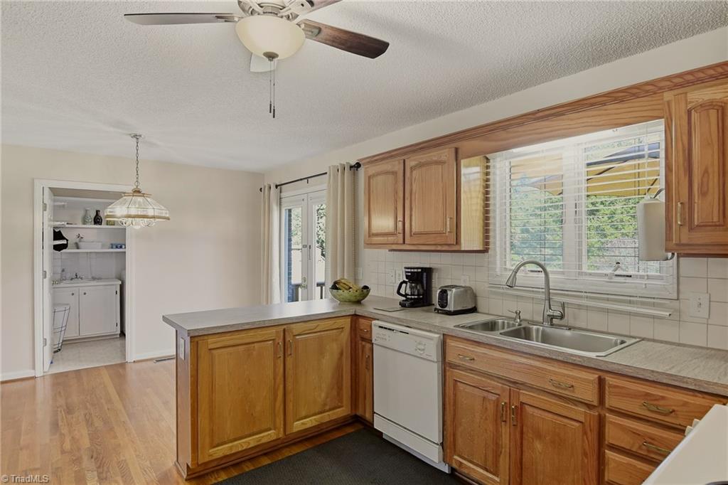 2301 Griffith Road Property Photo 8