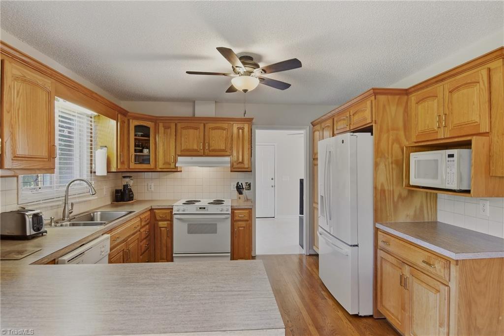 2301 Griffith Road Property Photo 11