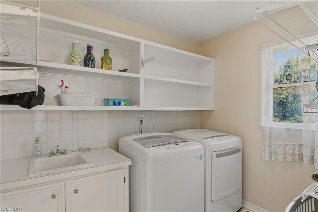2301 Griffith Road Property Photo 13