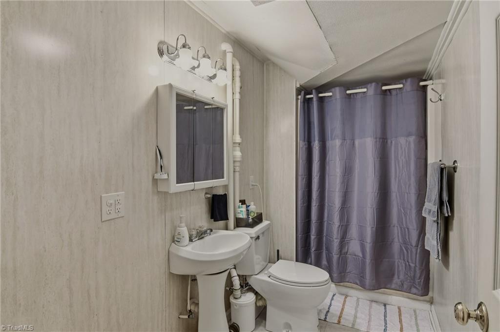 2301 Griffith Road Property Photo 25