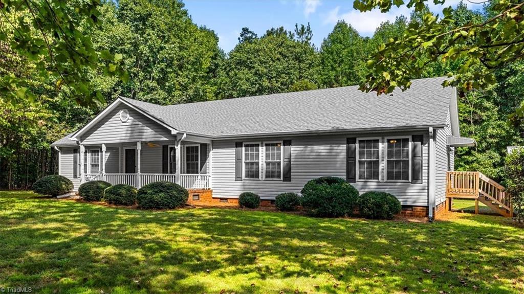398 Greenbrier Farm Trail Property Photo 1