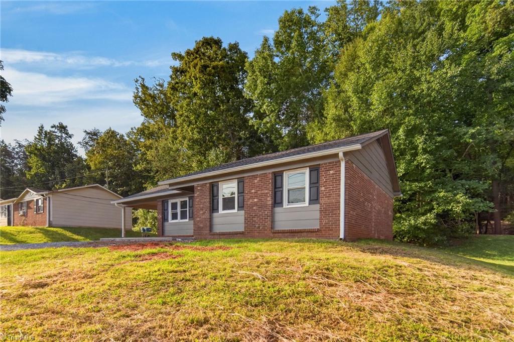 220 Mountview Drive Property Photo 1