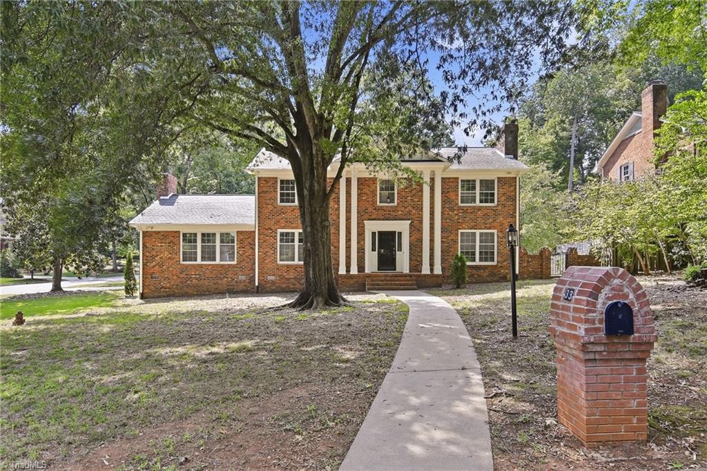 33 Kemp Road E Property Photo 1