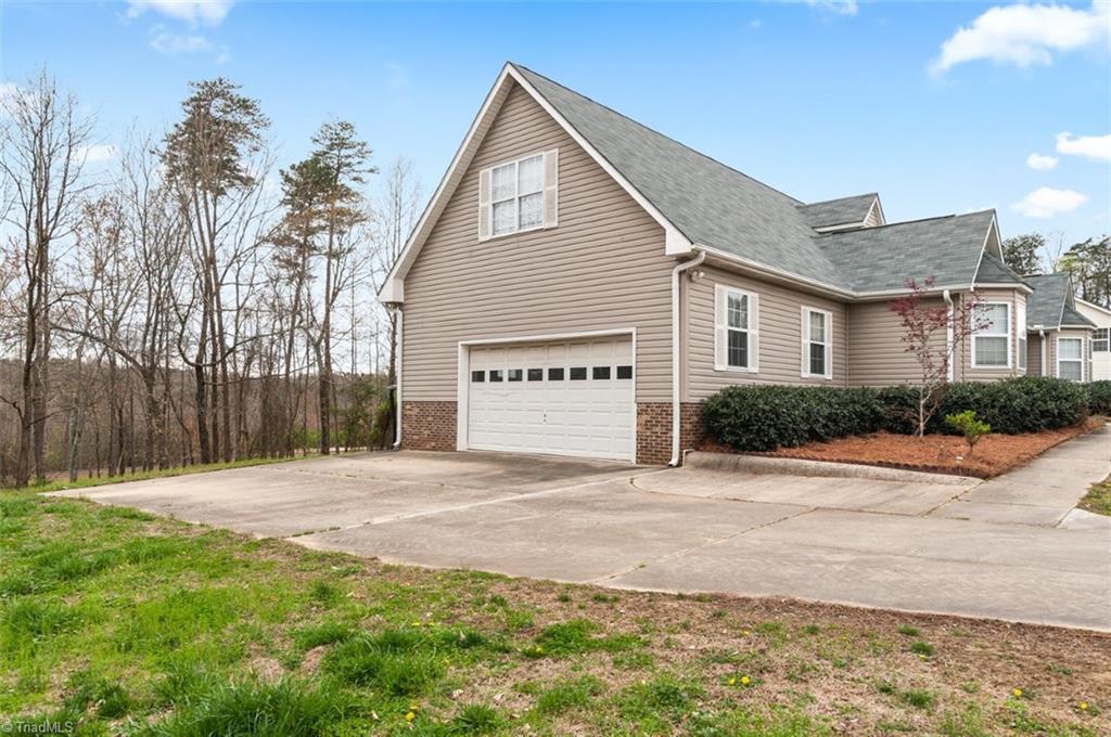 3806 Polonia Court Property Photo 2