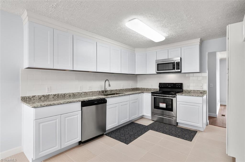 3806 Polonia Court Property Photo 6