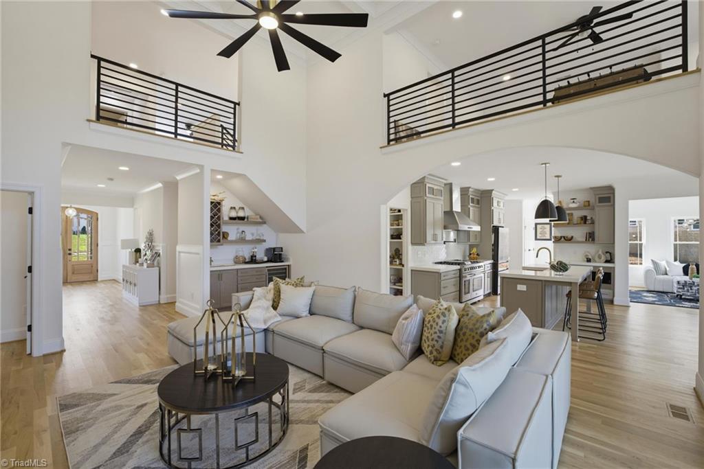 7533 Shadow Creek Drive Property Photo 8