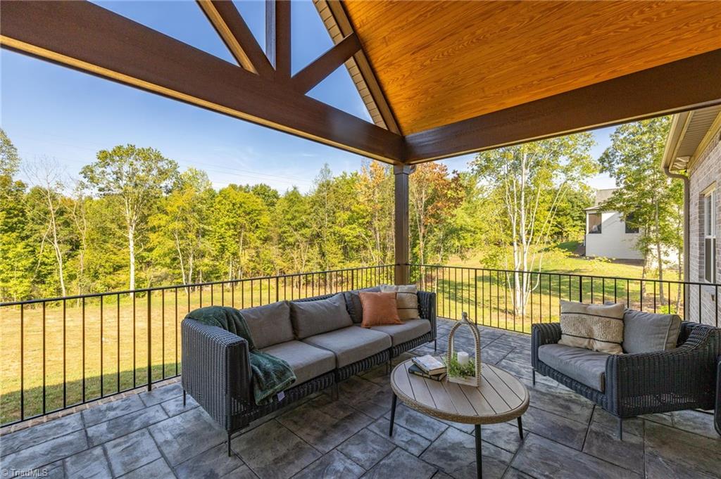 7533 Shadow Creek Drive Property Photo 41