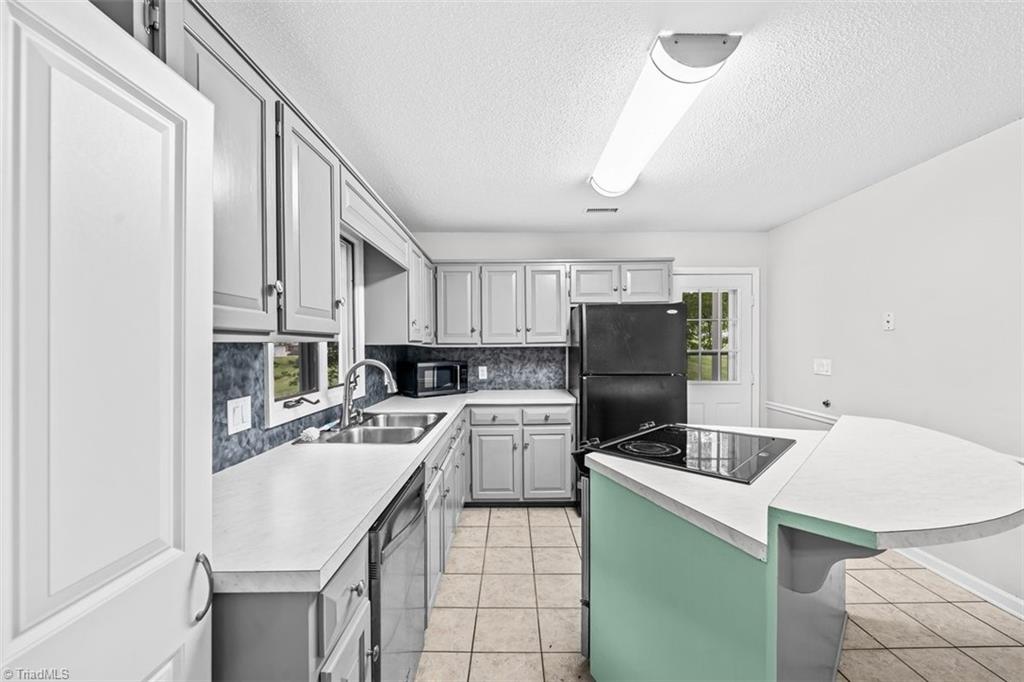 203 Weaver Street Property Photo 7
