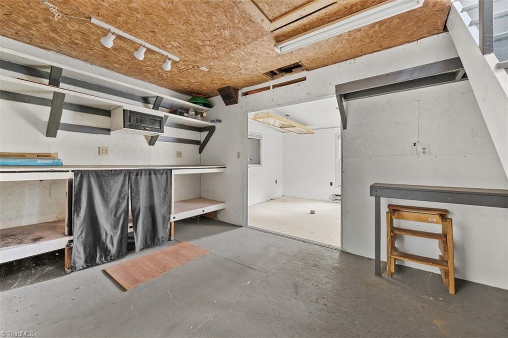 203 Weaver Street Property Photo 29