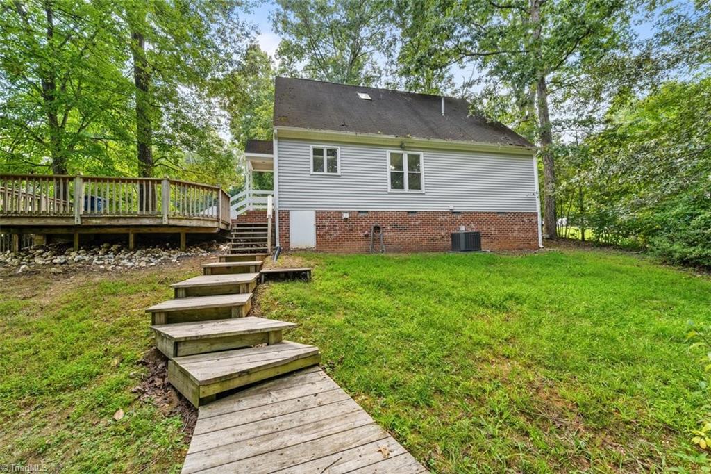 203 Weaver Street Property Photo 32