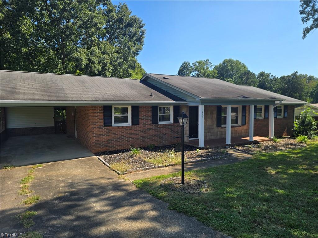 429 Mendenhall Drive Property Photo 4