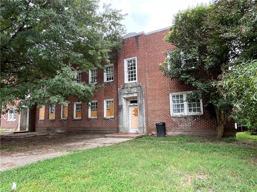 106 Winston Street Property Photo 1
